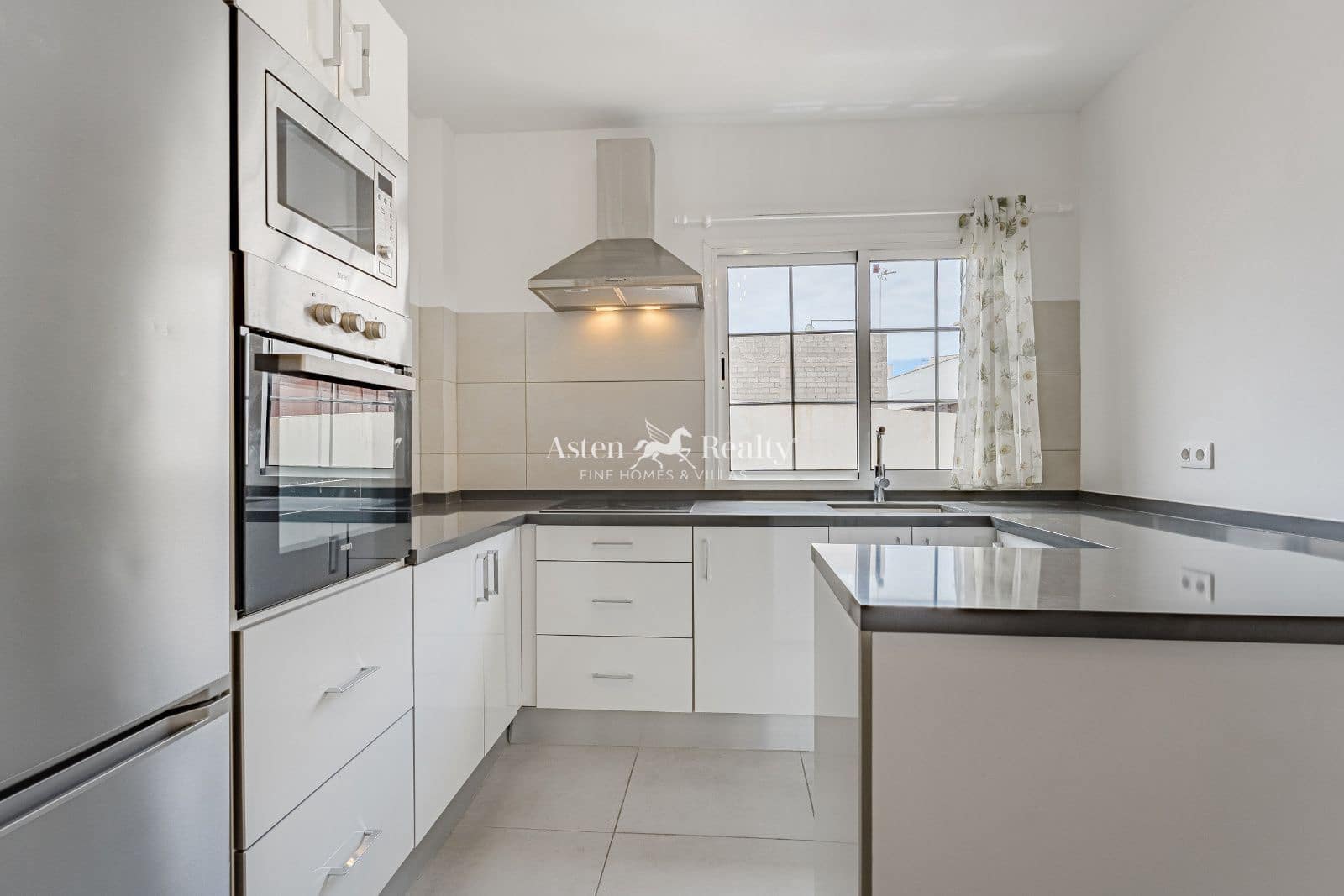 4 soveværelse Lejlighed til salg i Alcala - € 367.000 (Ref: 8945056)