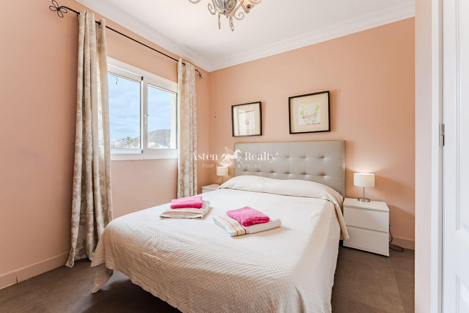 4 Zimmer Haus zu verkaufen in Playa de las Americas mit Pool Garage - 1.297.000 € (Ref: 8949815)