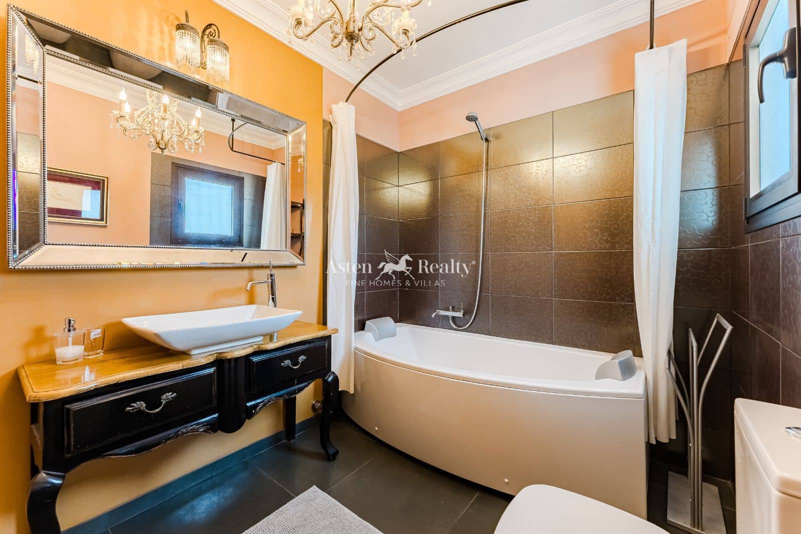 4 Zimmer Haus zu verkaufen in Playa de las Americas mit Pool Garage - 1.297.000 € (Ref: 8949815)