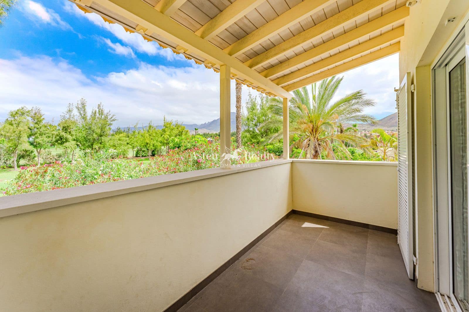 4 Zimmer Haus zu verkaufen in Playa de las Americas mit Pool Garage - 1.297.000 € (Ref: 8949815)