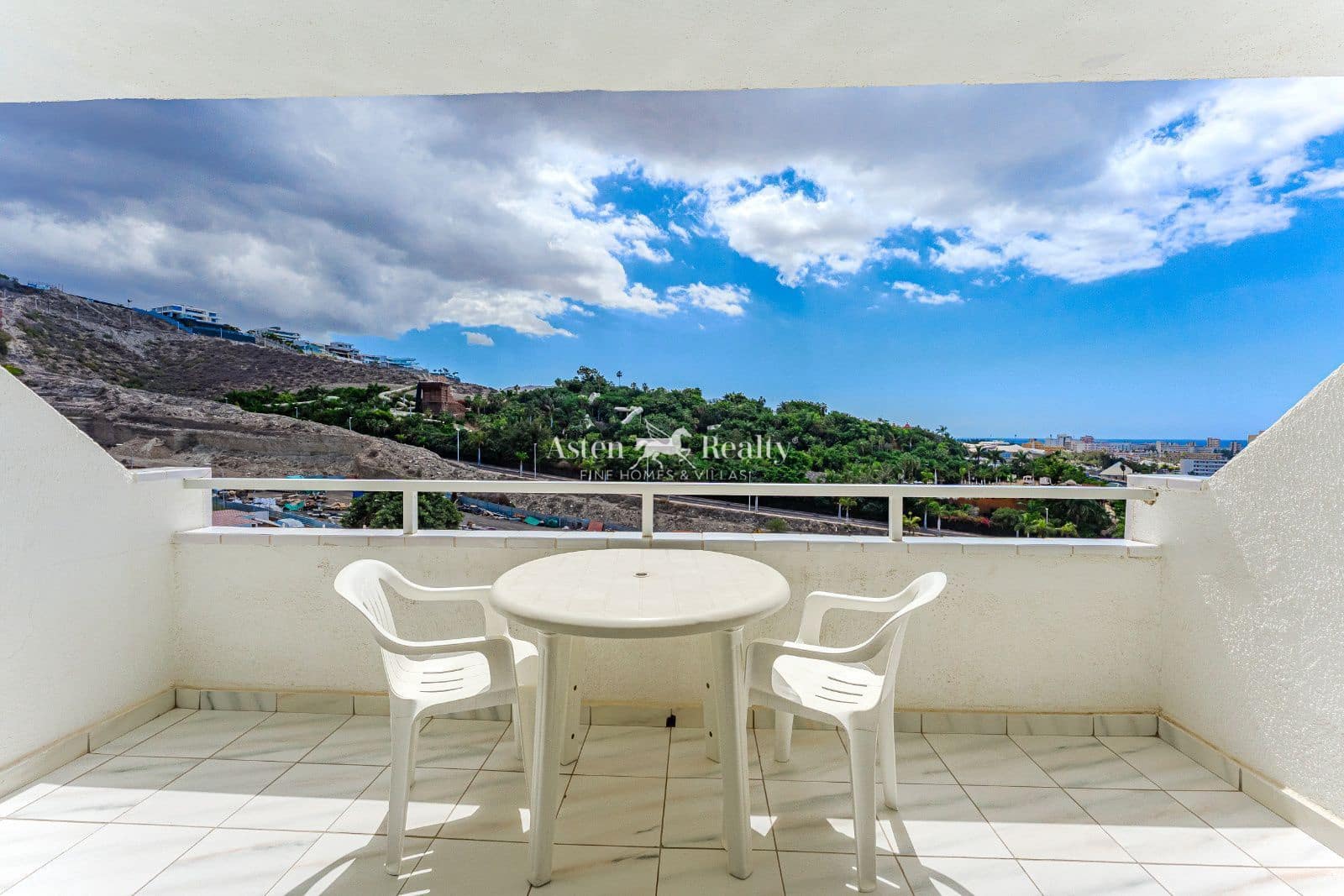 Appartement à vendre à Costa Adeje avec piscine - 209 000 € (Ref: 8954020)