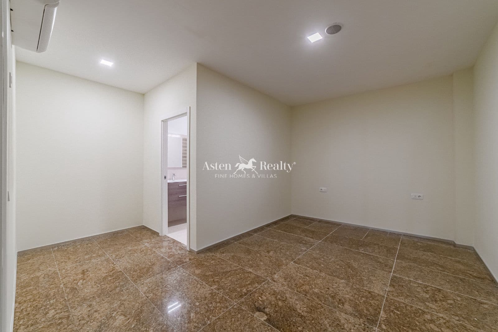 2 sypialnia Mieszkanie na sprzedaż w Santa Cruz de Tenerife - 250 000 € (Ref: 8960626)