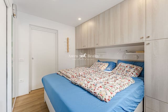 2 chambre Penthouse à vendre à Playa de las Américas, Adeje avec piscine garage - 680 000 € (Ref: 8960895)