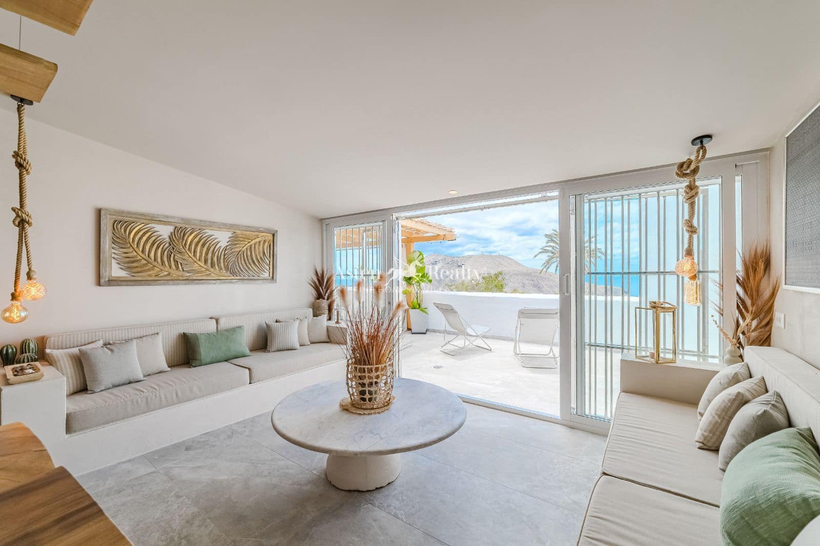 5 soverom Hus til salgs i Chayofa med svømmebasseng garasje - € 1 350 000 (Ref: 8973403)