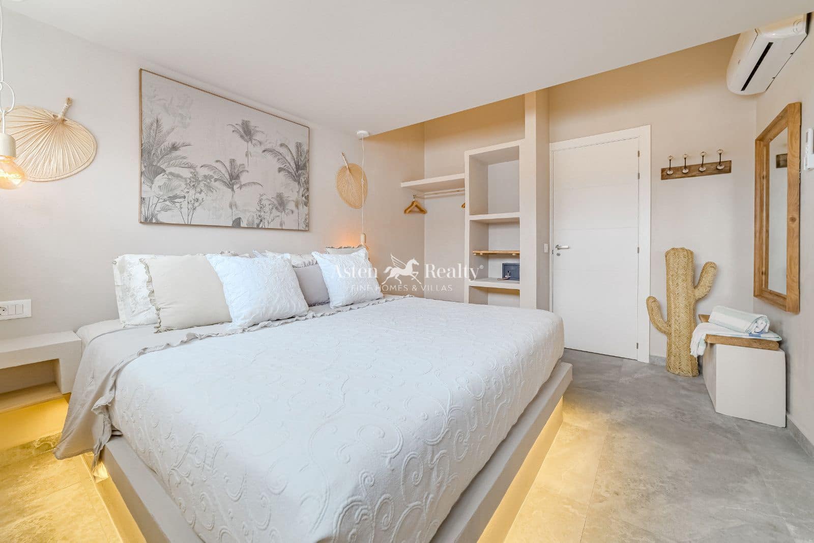 5 soverom Hus til salgs i Chayofa med svømmebasseng garasje - € 1 350 000 (Ref: 8973403)