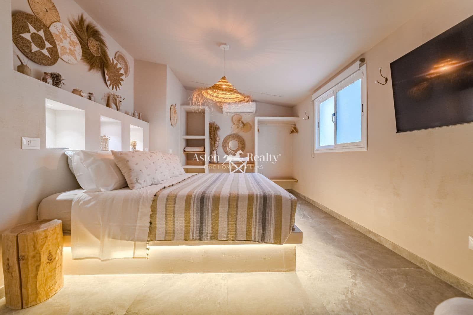 5 soverom Hus til salgs i Chayofa med svømmebasseng garasje - € 1 350 000 (Ref: 8973403)