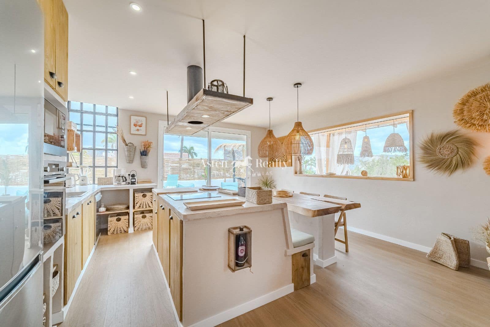 5 soverom Hus til salgs i Chayofa med svømmebasseng garasje - € 1 350 000 (Ref: 8973403)