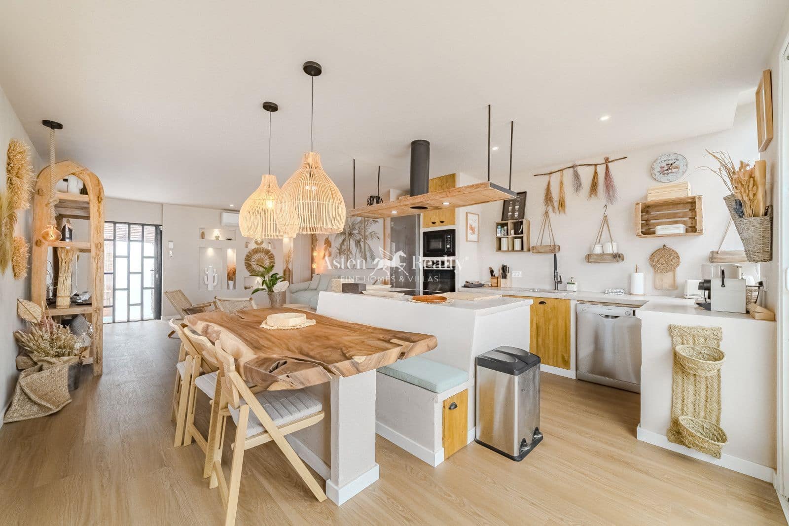 5 soverom Hus til salgs i Chayofa med svømmebasseng garasje - € 1 350 000 (Ref: 8973403)