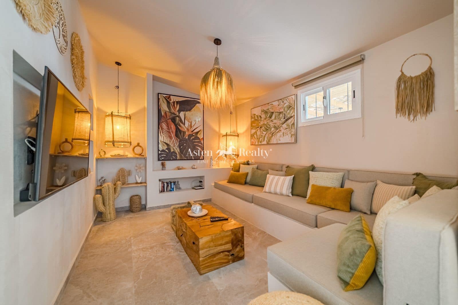 5 soverom Hus til salgs i Chayofa med svømmebasseng garasje - € 1 350 000 (Ref: 8973403)