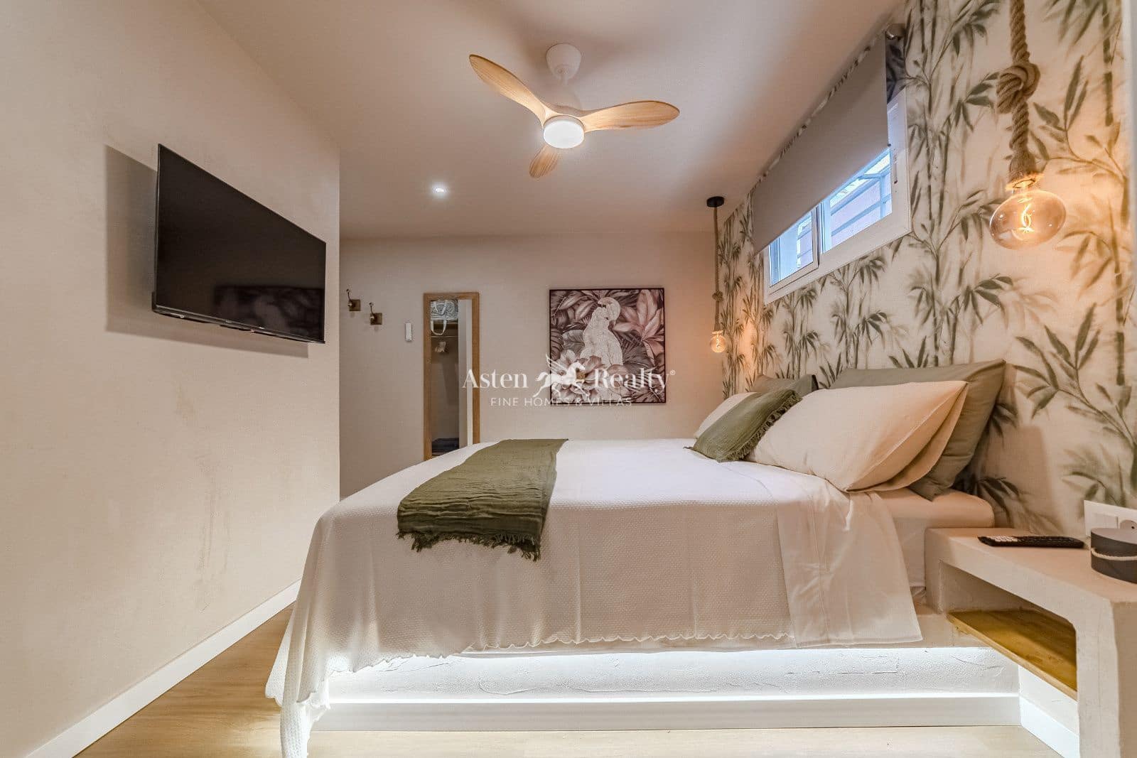 5 soverom Hus til salgs i Chayofa med svømmebasseng garasje - € 1 350 000 (Ref: 8973403)