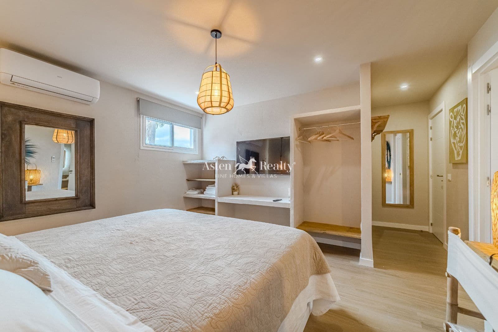 5 soverom Hus til salgs i Chayofa med svømmebasseng garasje - € 1 350 000 (Ref: 8973403)