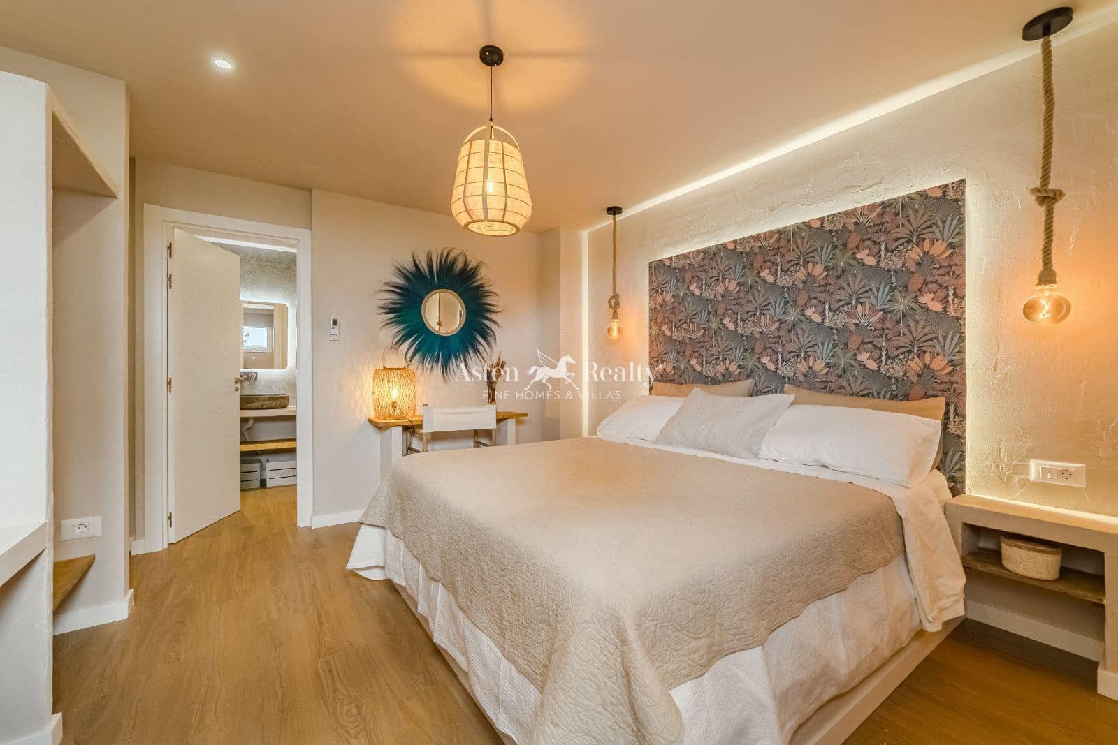 5 soverom Hus til salgs i Chayofa med svømmebasseng garasje - € 1 350 000 (Ref: 8973403)