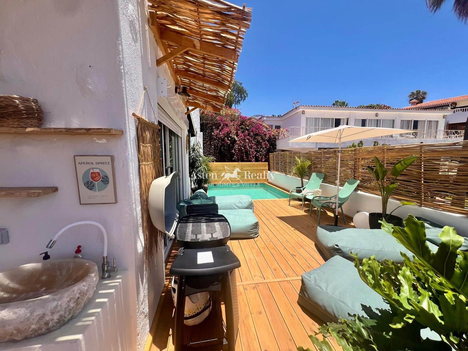 5 soverom Hus til salgs i Chayofa med svømmebasseng garasje - € 1 350 000 (Ref: 8973403)