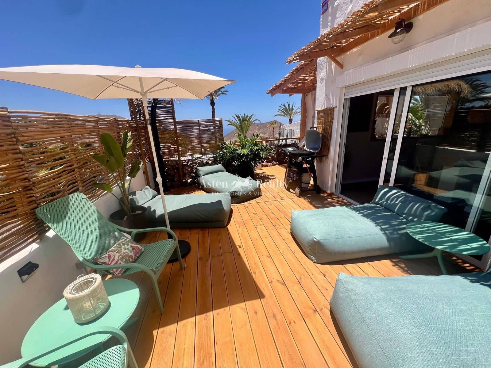 5 soverom Hus til salgs i Chayofa med svømmebasseng garasje - € 1 350 000 (Ref: 8973403)