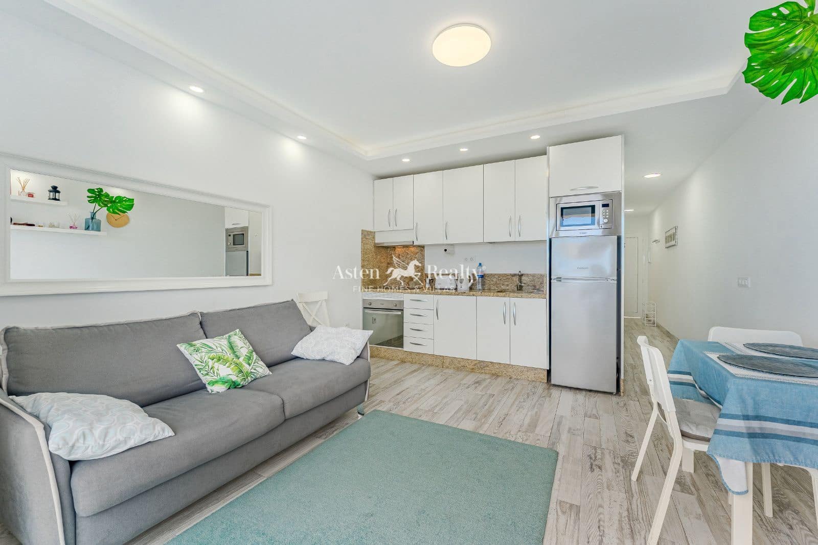 1 chambre Appartement à vendre à Costa Adeje avec piscine - 270 000 € (Ref: 8973672)