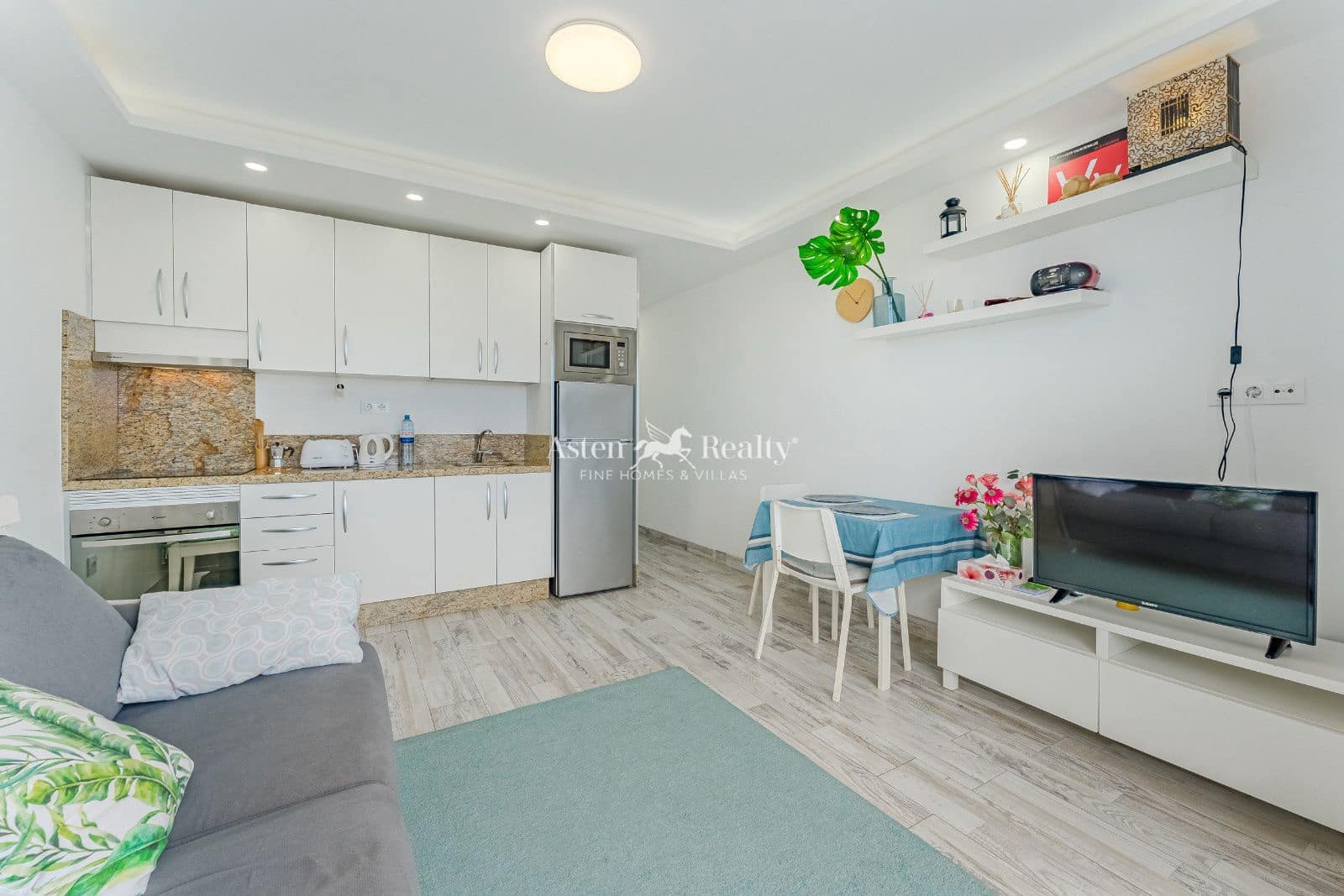 1 chambre Appartement à vendre à Costa Adeje avec piscine - 270 000 € (Ref: 8973672)