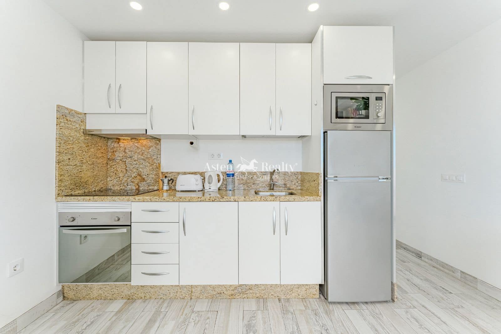 1 chambre Appartement à vendre à Costa Adeje avec piscine - 270 000 € (Ref: 8973672)