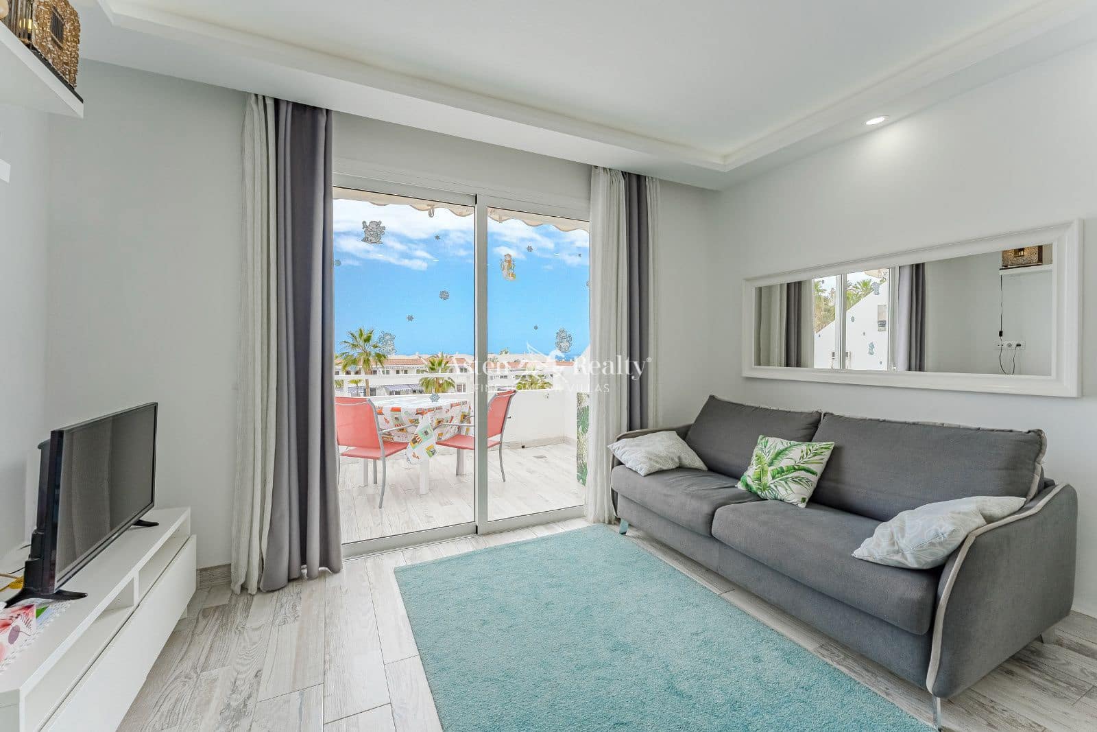 1 chambre Appartement à vendre à Costa Adeje avec piscine - 270 000 € (Ref: 8973672)