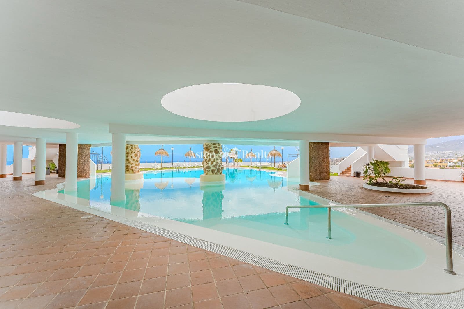 1 chambre Appartement à vendre à Costa Adeje avec piscine - 270 000 € (Ref: 8973672)