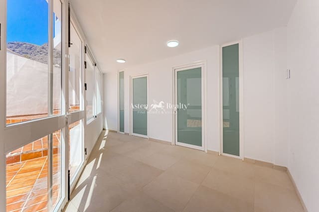 2 slaapkamer Flat te koop in Los Gigantes, Santiago del Teide - € 165.000 (Ref: 8974044)
