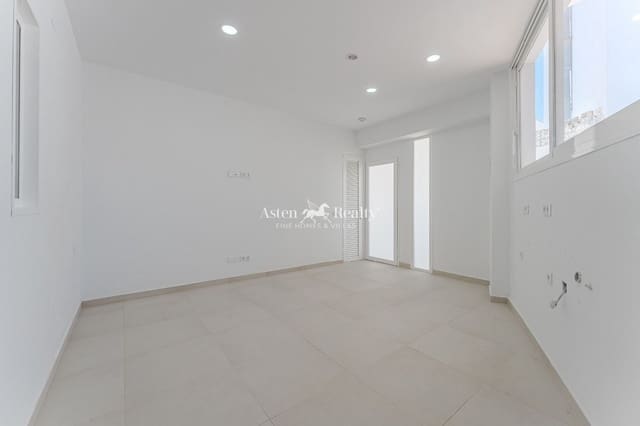 2 slaapkamer Flat te koop in Los Gigantes, Santiago del Teide - € 165.000 (Ref: 8974044)