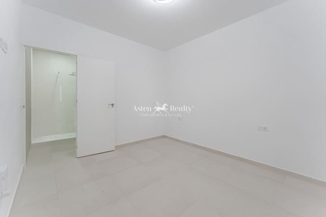 2 slaapkamer Flat te koop in Los Gigantes, Santiago del Teide - € 165.000 (Ref: 8974044)