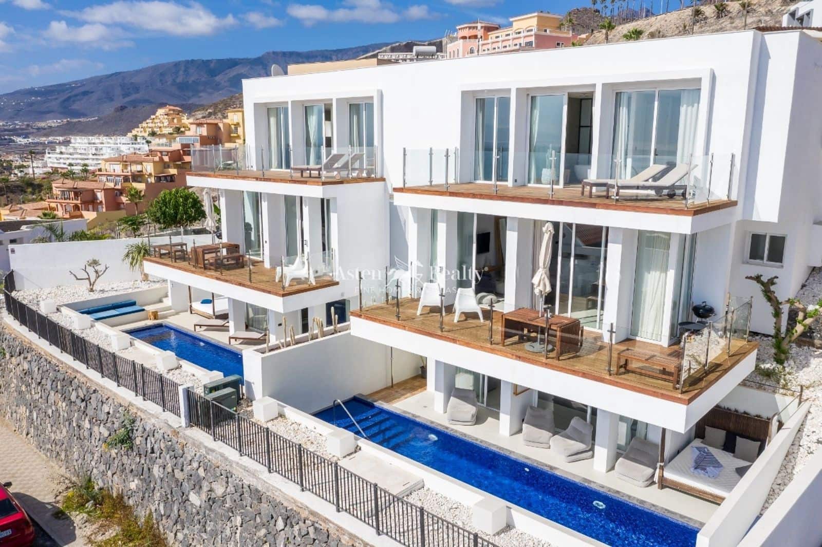 3 bedroom Villa for rent in Costa Adeje with pool garage - € 6,500 (Ref: 8986421)