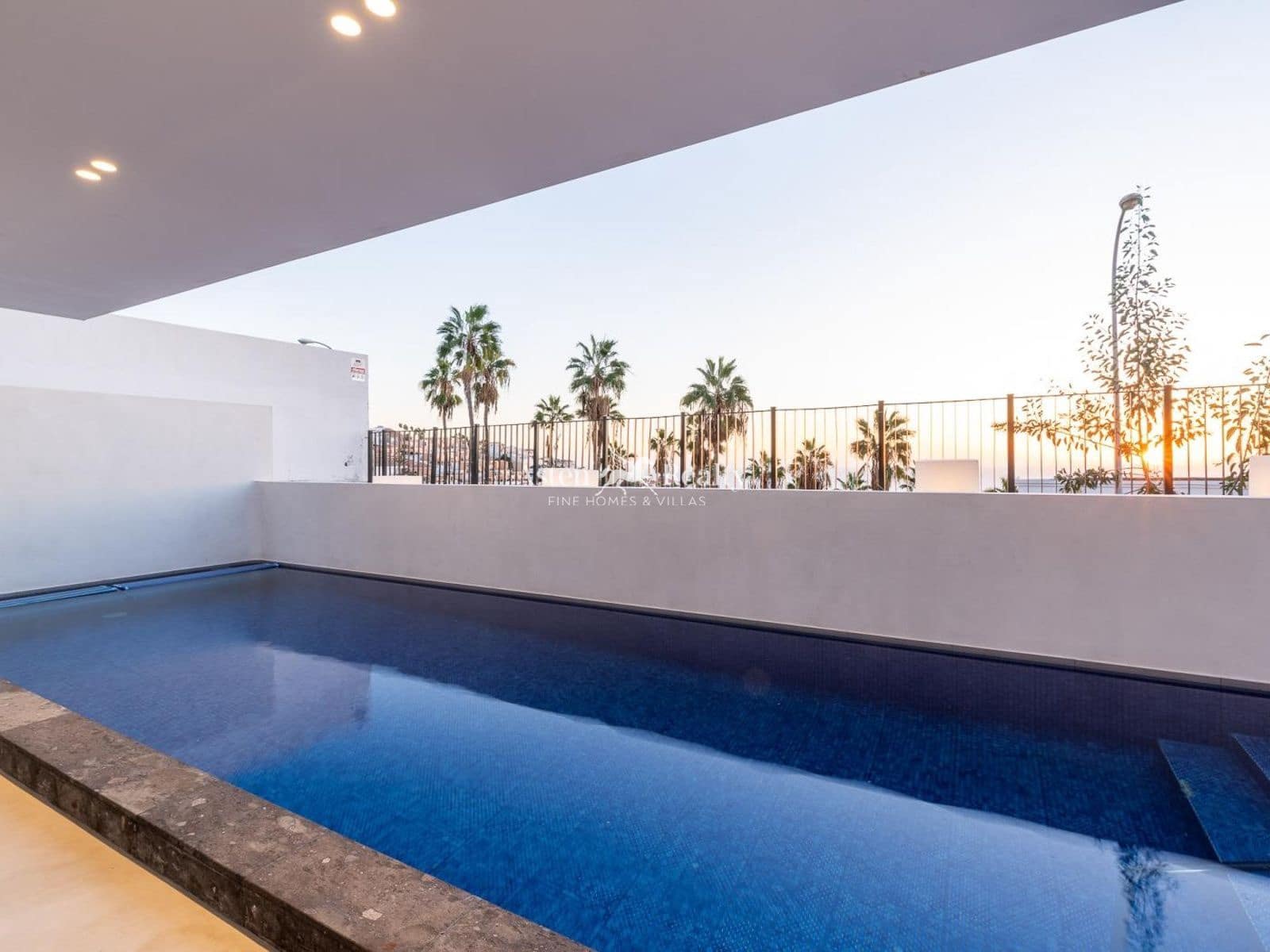 3 bedroom Villa for rent in Costa Adeje with pool garage - € 6,500 (Ref: 8986421)