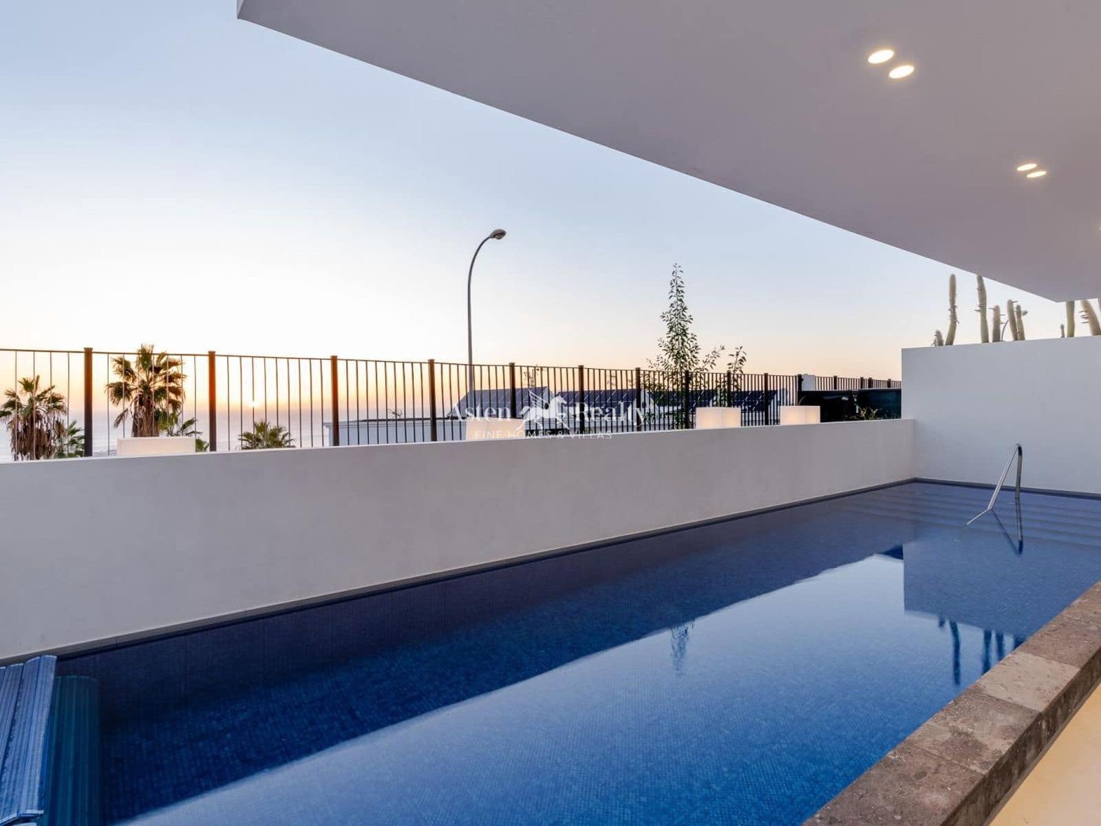 3 bedroom Villa for rent in Costa Adeje with pool garage - € 6,500 (Ref: 8986421)