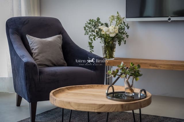 3 makuuhuone Huvila vuokrattavana paikassa San Eugenio Alto, Adeje mukana uima-altaan 
autotalli - 6 500 € (Ref: 8986421)