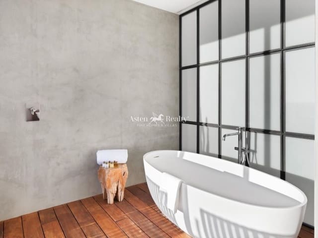 3 makuuhuone Huvila vuokrattavana paikassa San Eugenio Alto, Adeje mukana uima-altaan 
autotalli - 6 500 € (Ref: 8986421)