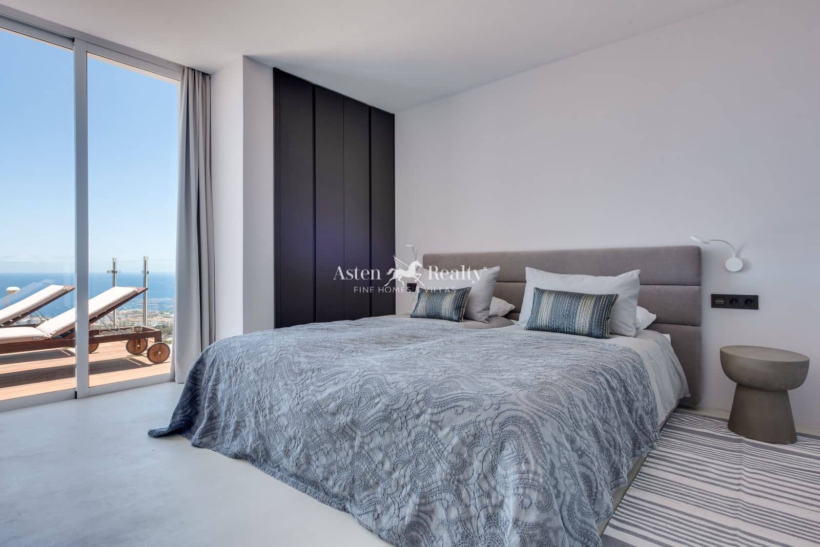 3 bedroom Villa for rent in Costa Adeje with pool garage - € 6,500 (Ref: 8986421)