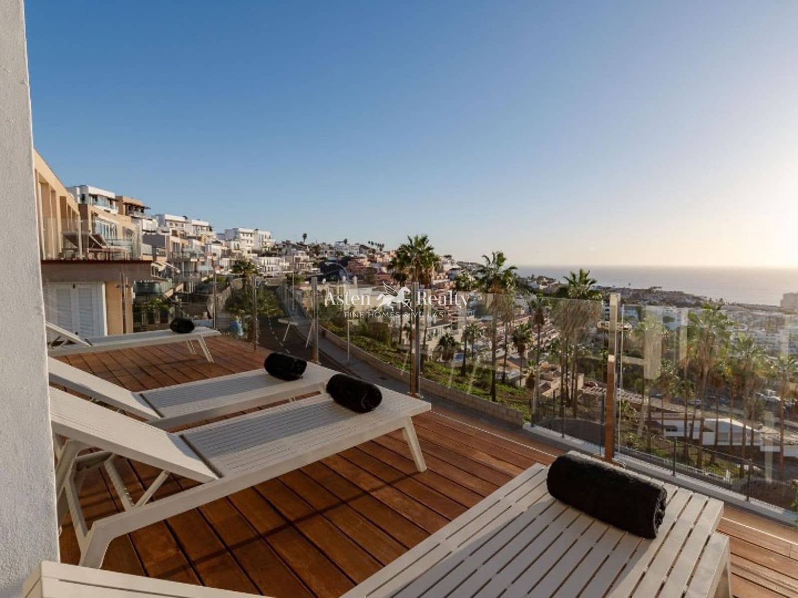 3 bedroom Villa for rent in Costa Adeje with pool garage - € 6,500 (Ref: 8986421)