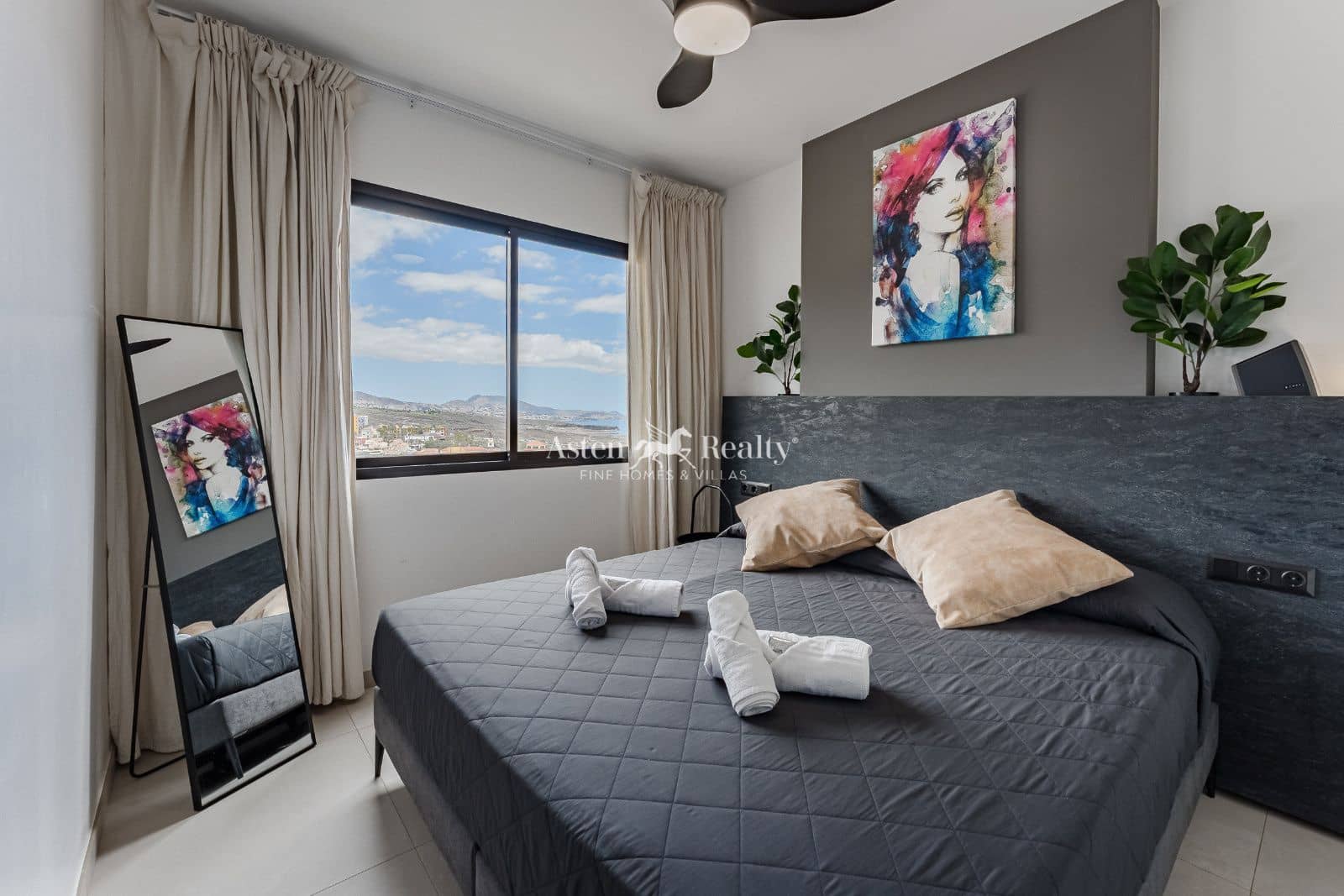 2 soverom Leilighet til salgs i Playa Paraiso med svømmebasseng - € 350 000 (Ref: 8992836)