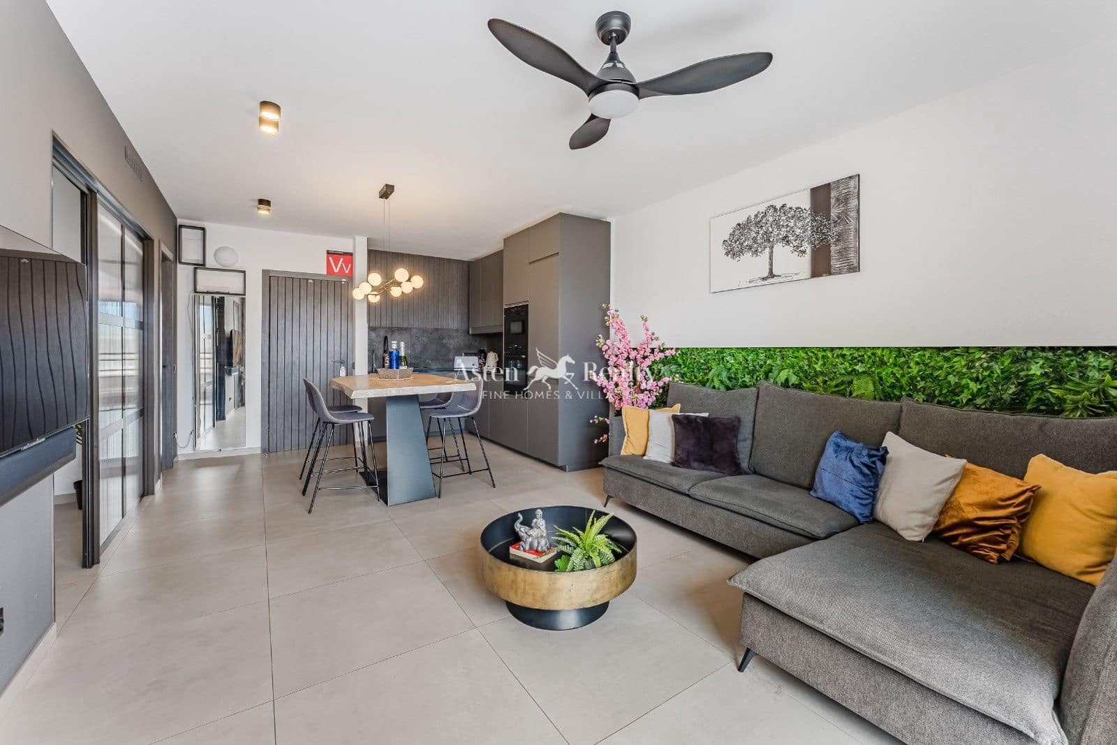 2 soverom Leilighet til salgs i Playa Paraiso med svømmebasseng - € 350 000 (Ref: 8992836)