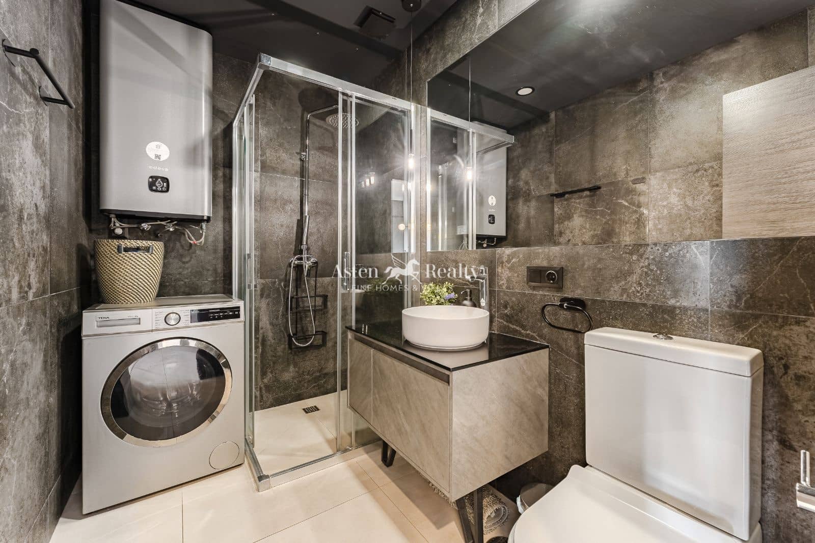 2 soverom Leilighet til salgs i Playa Paraiso med svømmebasseng - € 350 000 (Ref: 8992836)