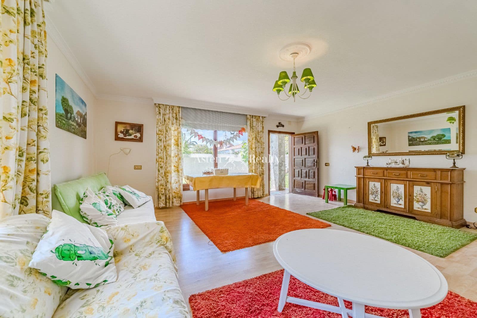 6 soveværelse Villa til salg i San Cristobal de La Laguna med garage - € 680.000 (Ref: 8998443)