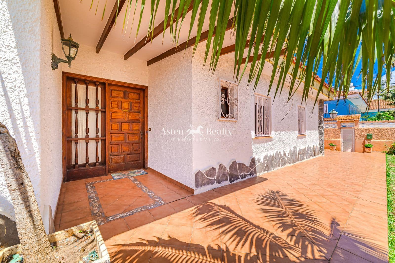 6 soveværelse Villa til salg i San Cristobal de La Laguna med garage - € 680.000 (Ref: 8998443)