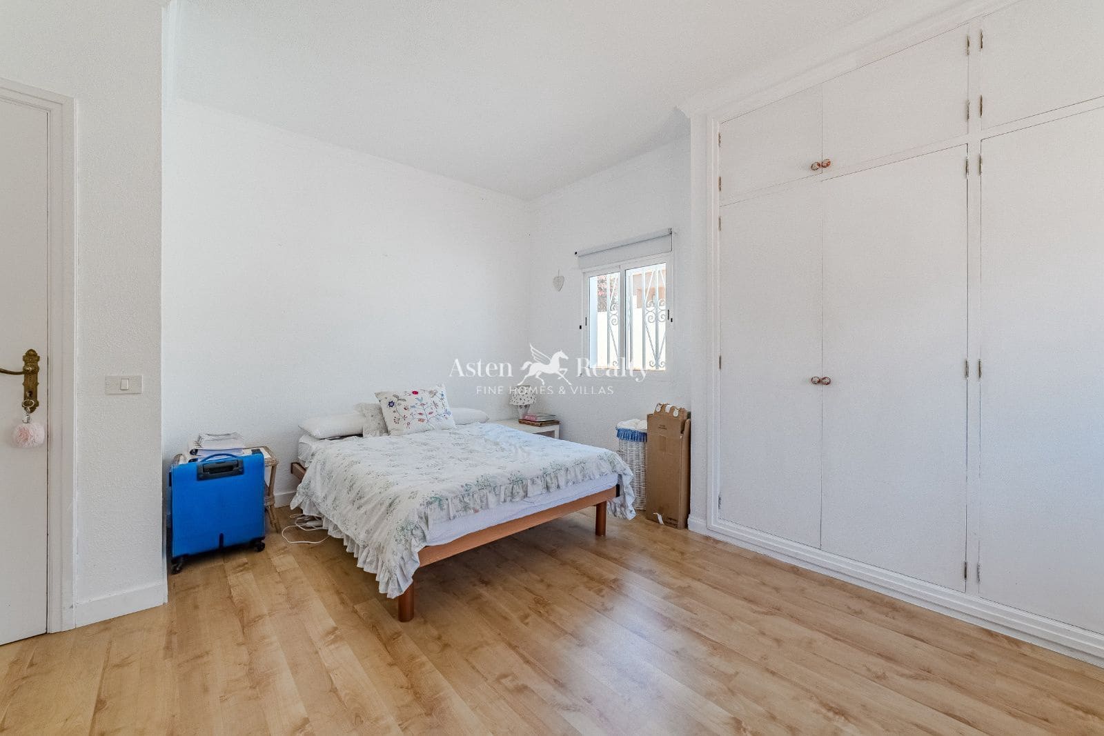 6 soveværelse Villa til salg i San Cristobal de La Laguna med garage - € 680.000 (Ref: 8998443)