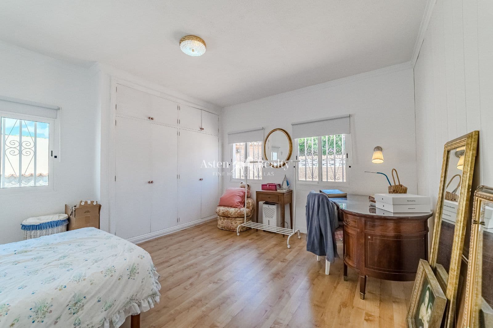 6 soveværelse Villa til salg i San Cristobal de La Laguna med garage - € 680.000 (Ref: 8998443)