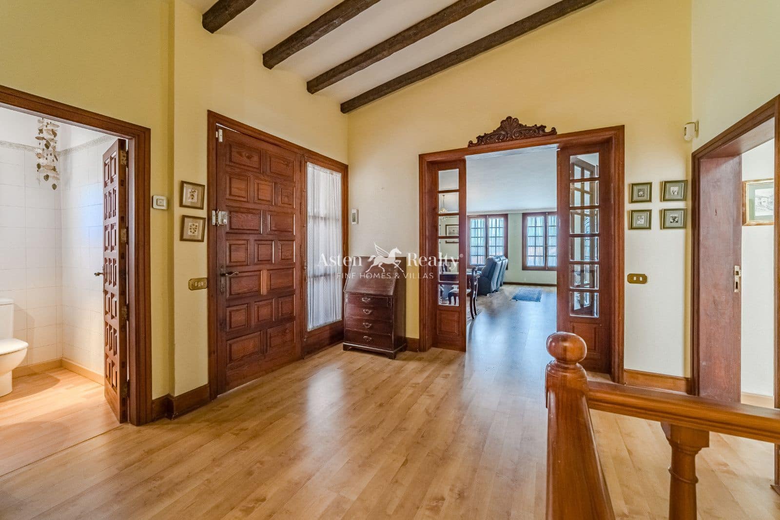 6 soveværelse Villa til salg i San Cristobal de La Laguna med garage - € 680.000 (Ref: 8998443)