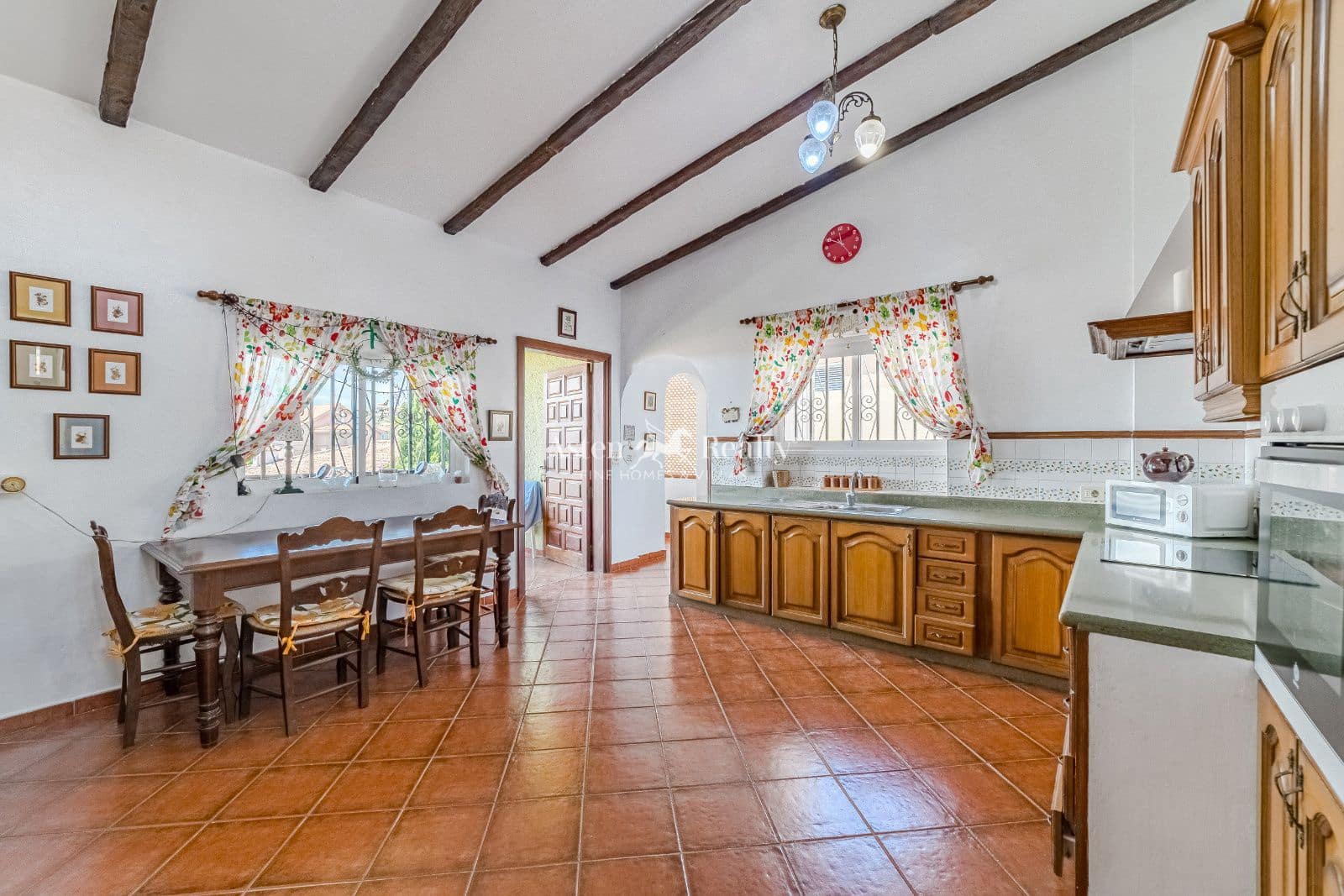 6 soveværelse Villa til salg i San Cristobal de La Laguna med garage - € 680.000 (Ref: 8998443)