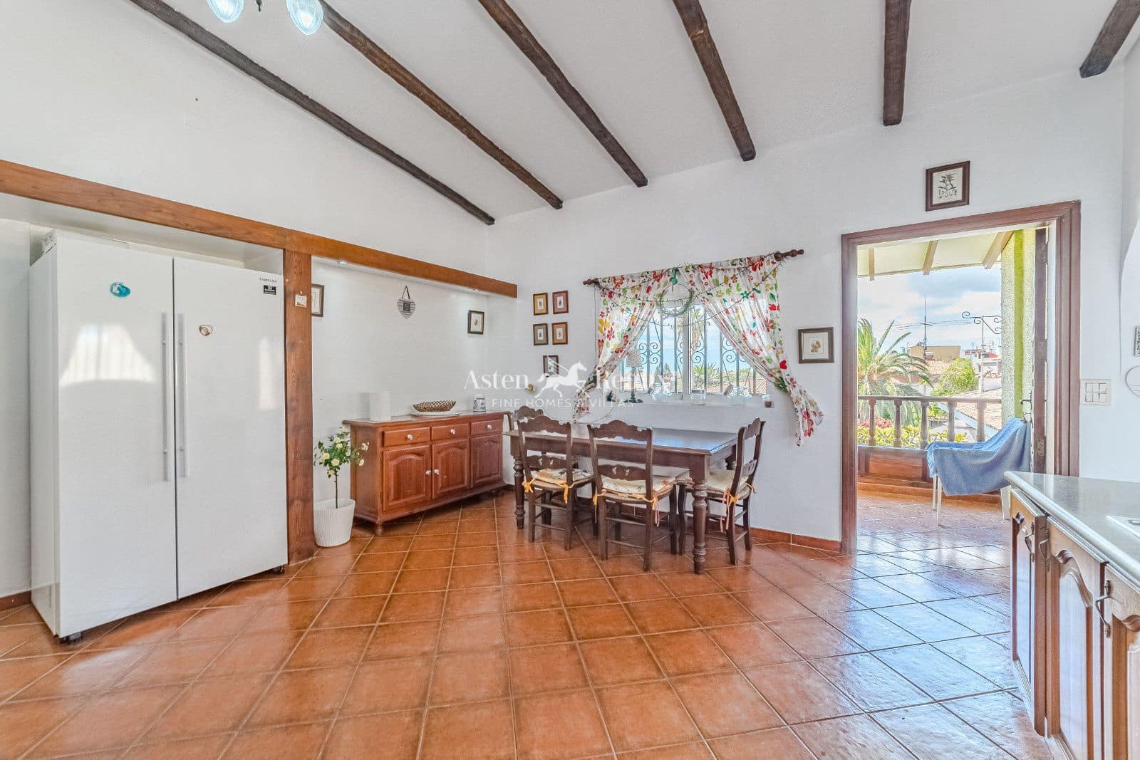 6 soveværelse Villa til salg i San Cristobal de La Laguna med garage - € 680.000 (Ref: 8998443)