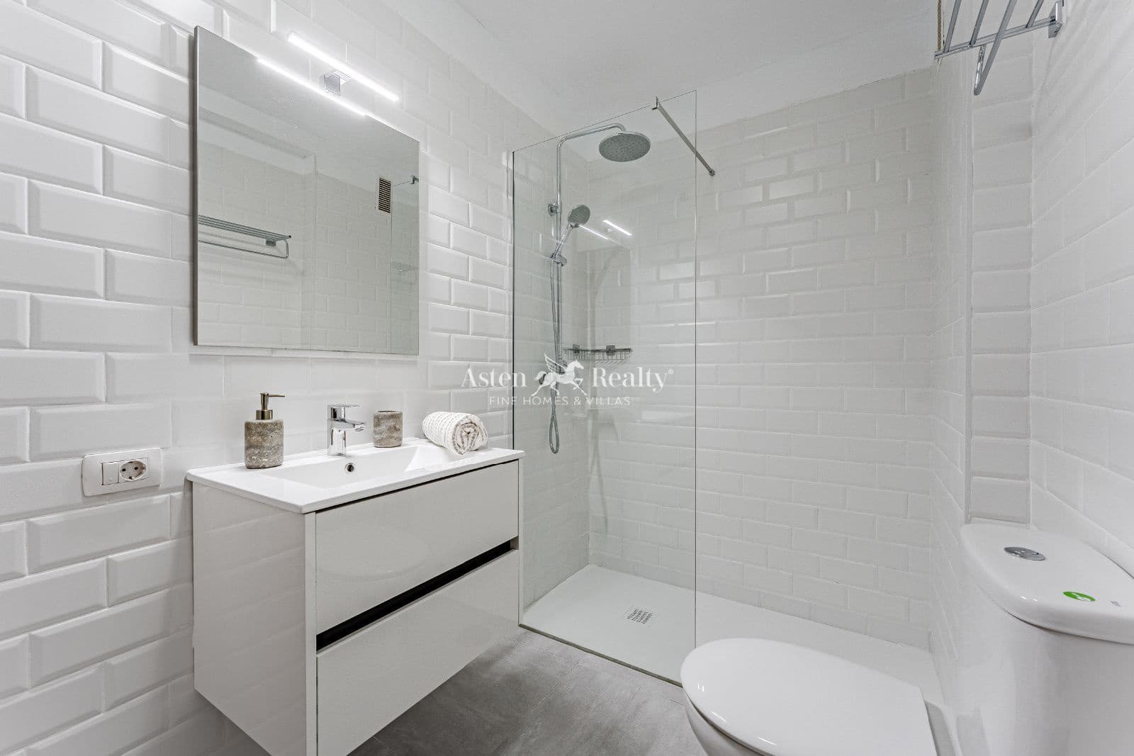 3 soveværelse Penthouse til salg i Palm-Mar med swimmingpool garage - € 450.000 (Ref: 9010438)