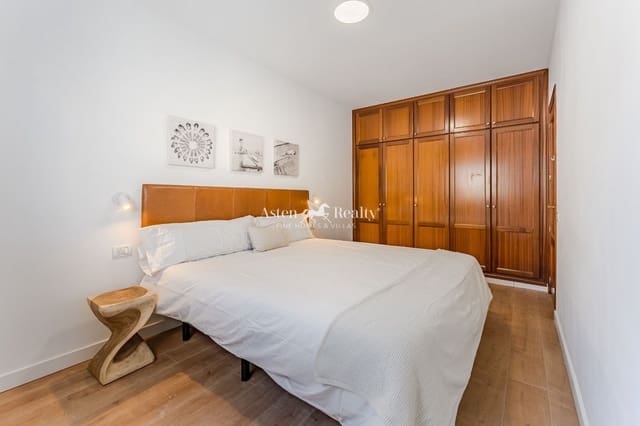 3 makuuhuone Kattohuoneisto myytävänä paikassa Palm-Mar, Arona mukana uima-altaan 
autotalli - 450 000 € (Ref: 9010438)