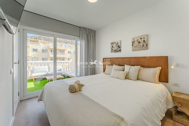 3 makuuhuone Kattohuoneisto myytävänä paikassa Palm-Mar, Arona mukana uima-altaan 
autotalli - 450 000 € (Ref: 9010438)