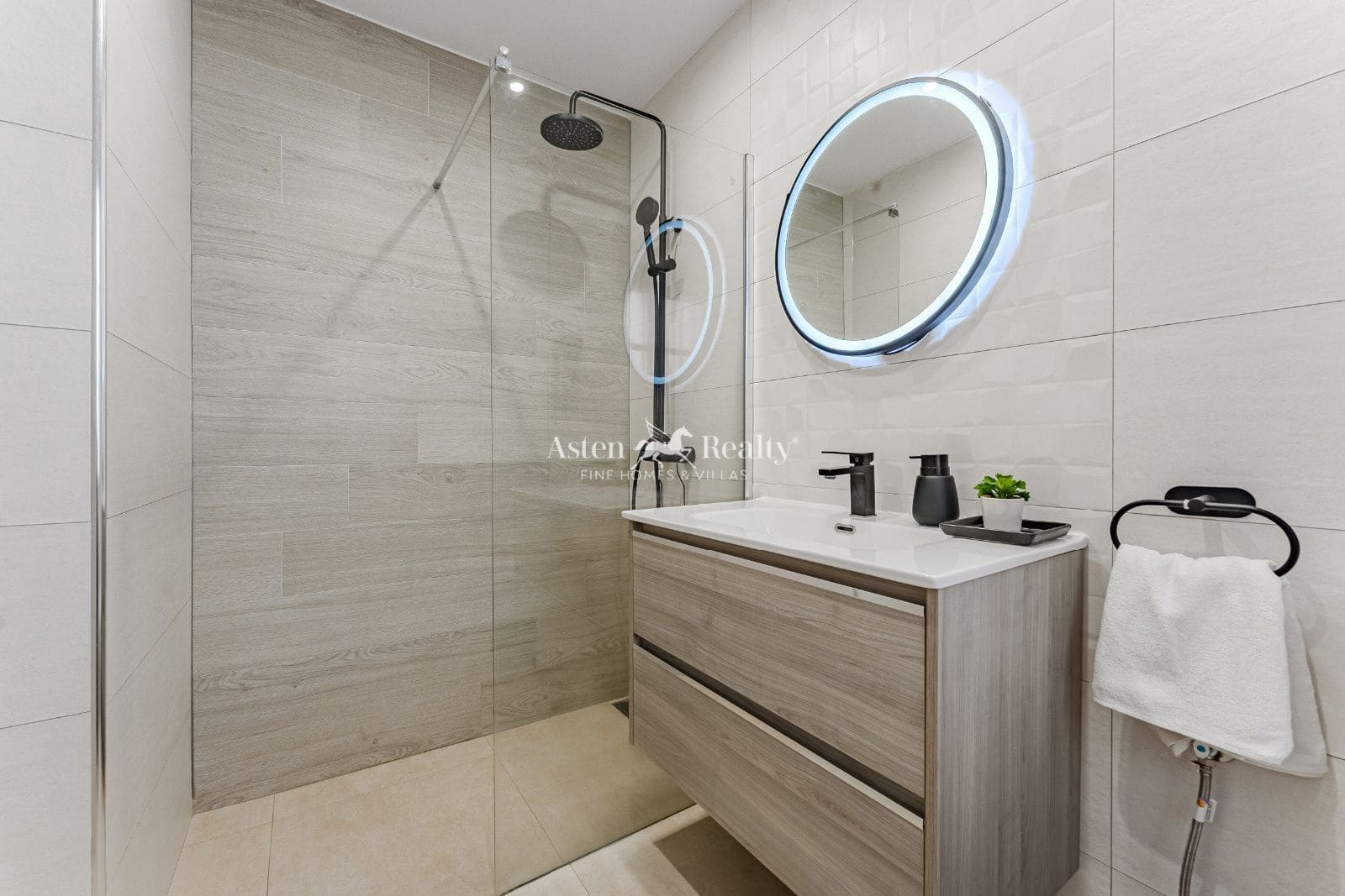 1 soveværelse Lejlighed til salg i Costa Adeje med swimmingpool garage - € 289.000 (Ref: 9016688)