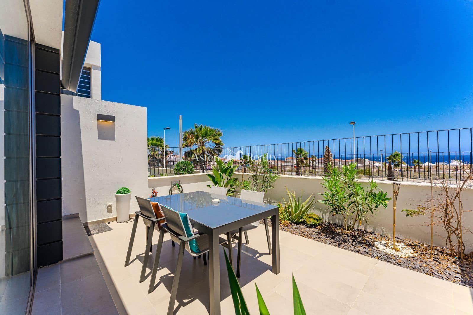 2 soveværelse Lejlighed til salg i Abades med swimmingpool garage - € 349.000 (Ref: 9016689)