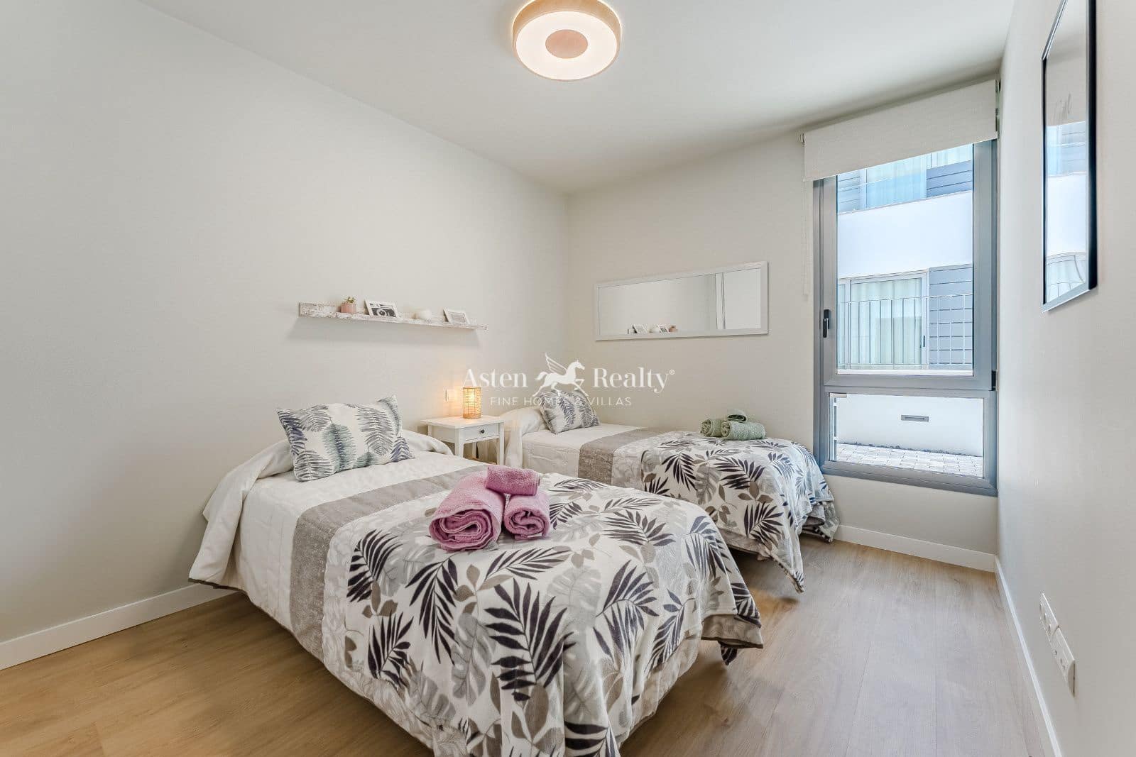 2 soveværelse Lejlighed til salg i Abades med swimmingpool garage - € 349.000 (Ref: 9016689)