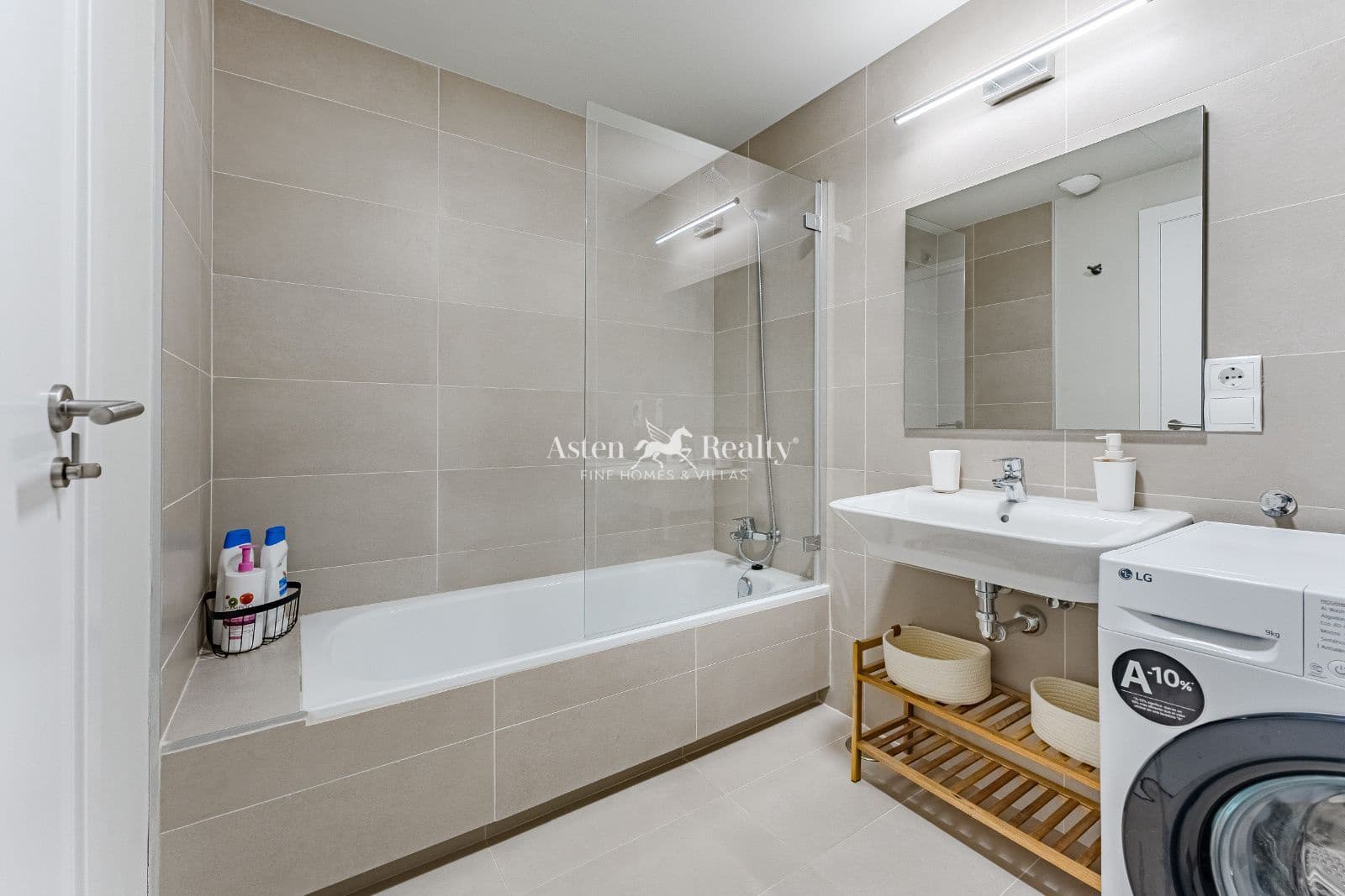 2 soveværelse Lejlighed til salg i Abades med swimmingpool garage - € 349.000 (Ref: 9016689)